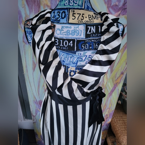 What Comes Around Goes Around Small Silk, Wrap, Cocktail, Party Mini-Dress - Picture 3 of 9